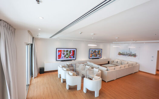 Luxurious 2 Bedroom Apartment with Spectacular Views in Elite Dubai